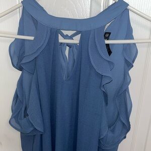 🦋Beautiful Blue Ruffled Sleeve Blouse 5/25$
